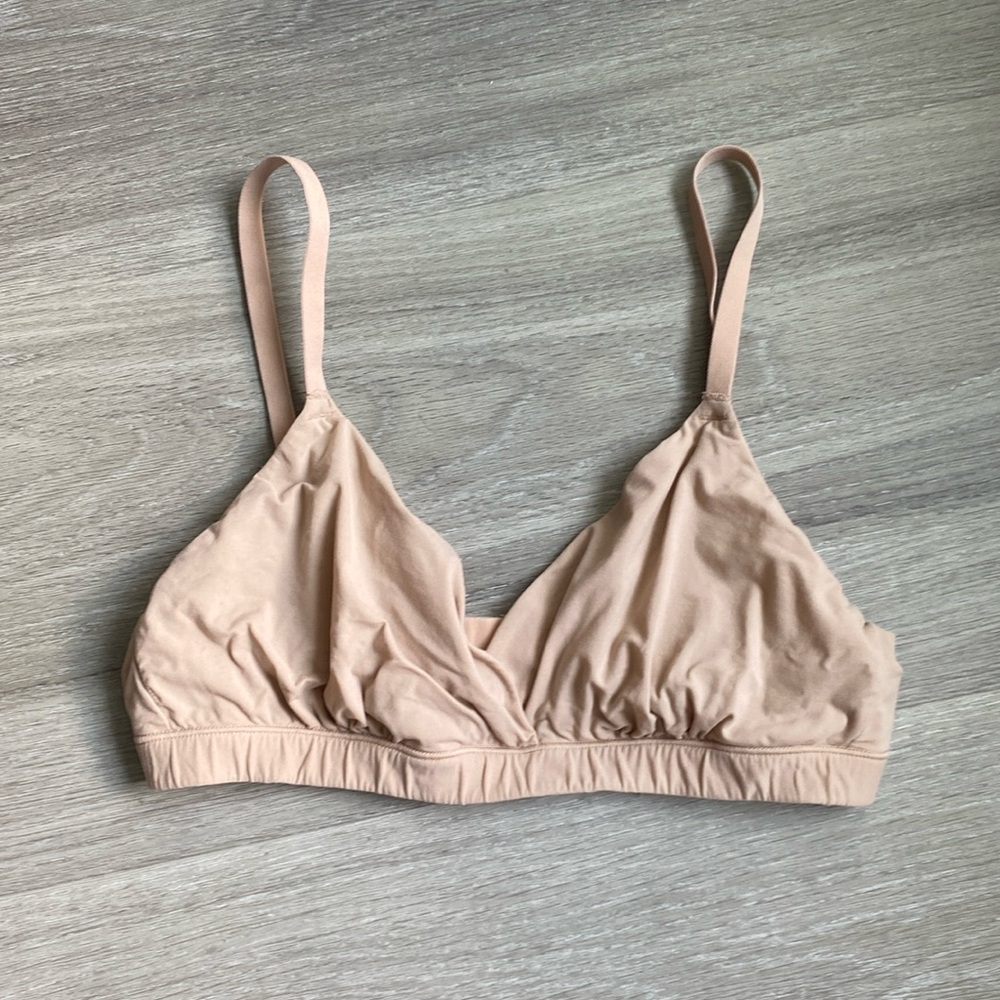 SKIMS Fits Everybody Crossover Bralette